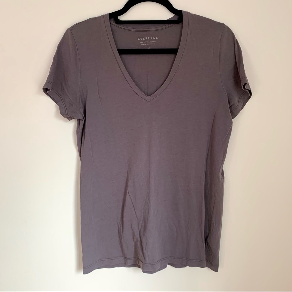 Everlane V-neck tee